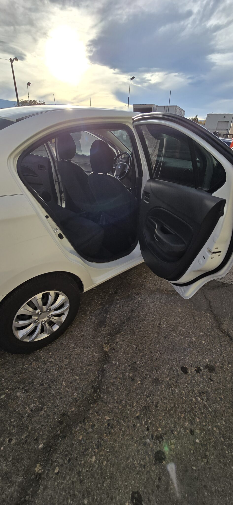 2017 Mitsubishi Mirage G4 ES - Photo 13