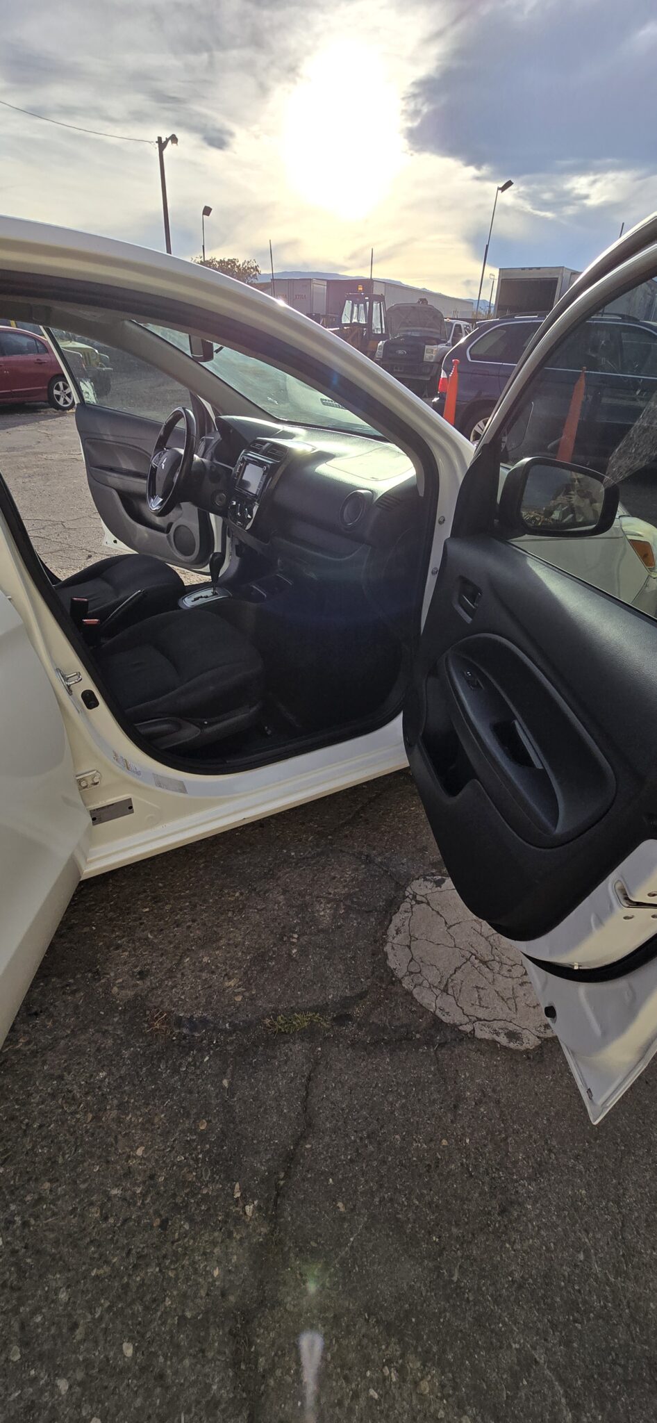 2017 Mitsubishi Mirage G4 ES - Photo 11